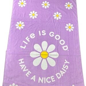 Life is Good - ‘Purple Daisy’ Beach Towel. 36”x 70“. NWT Firm!